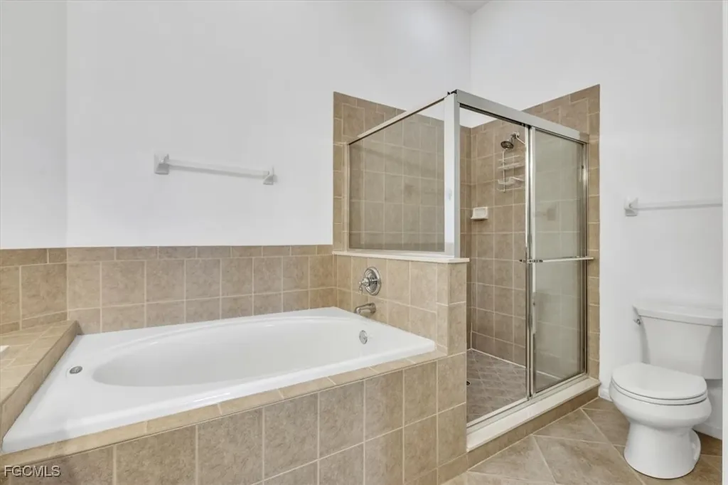 3080 Meandering Way Fort Myers FL 33905