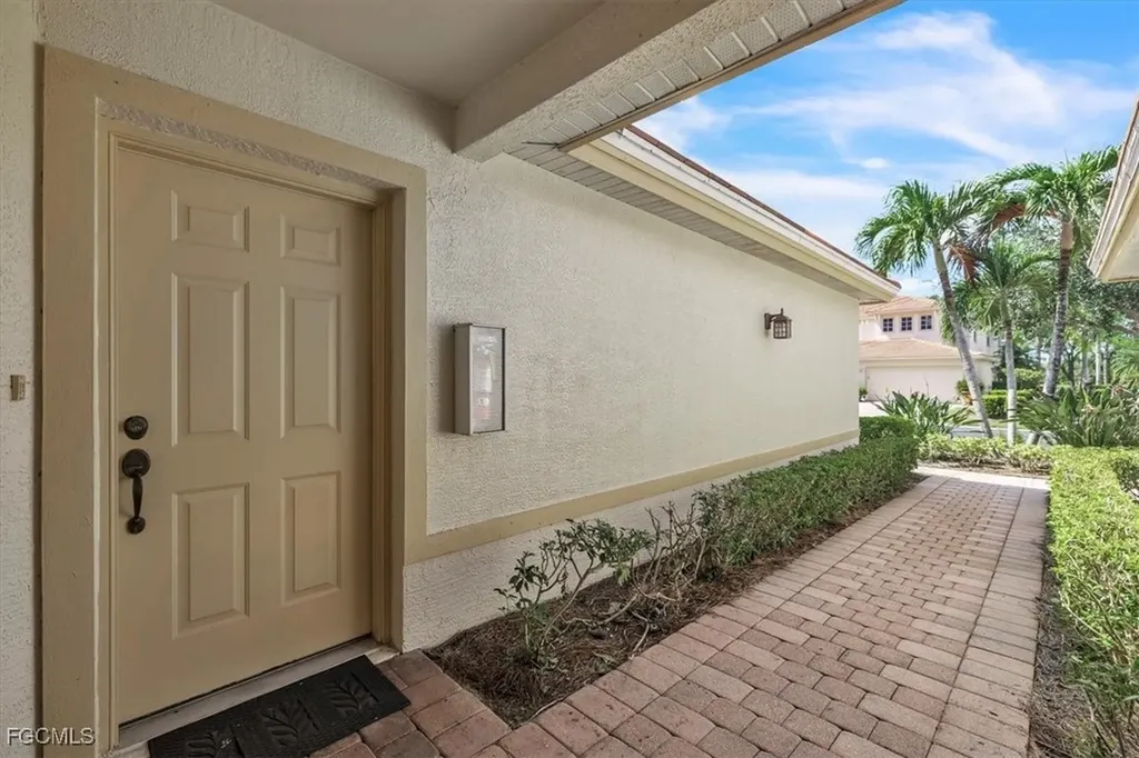 3080 Meandering Way Fort Myers FL 33905