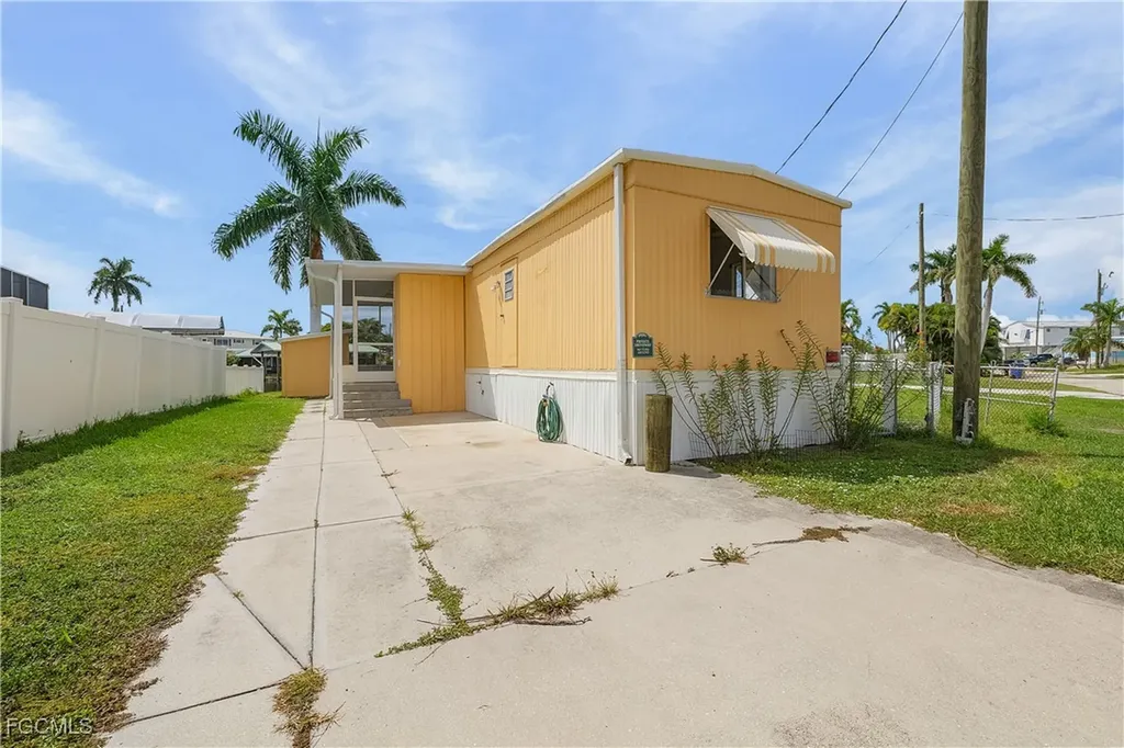 3851 Coconut Drive St. James City FL 33956