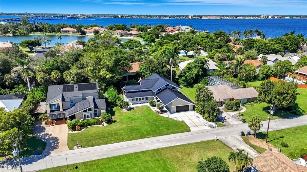 330 Prather Drive Fort Myers FL 33919