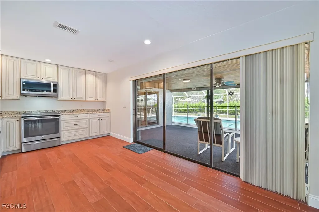 3819 SE 2nd Avenue Cape Coral FL 33904