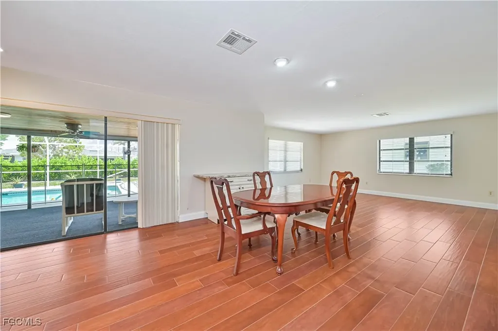 3819 SE 2nd Avenue Cape Coral FL 33904