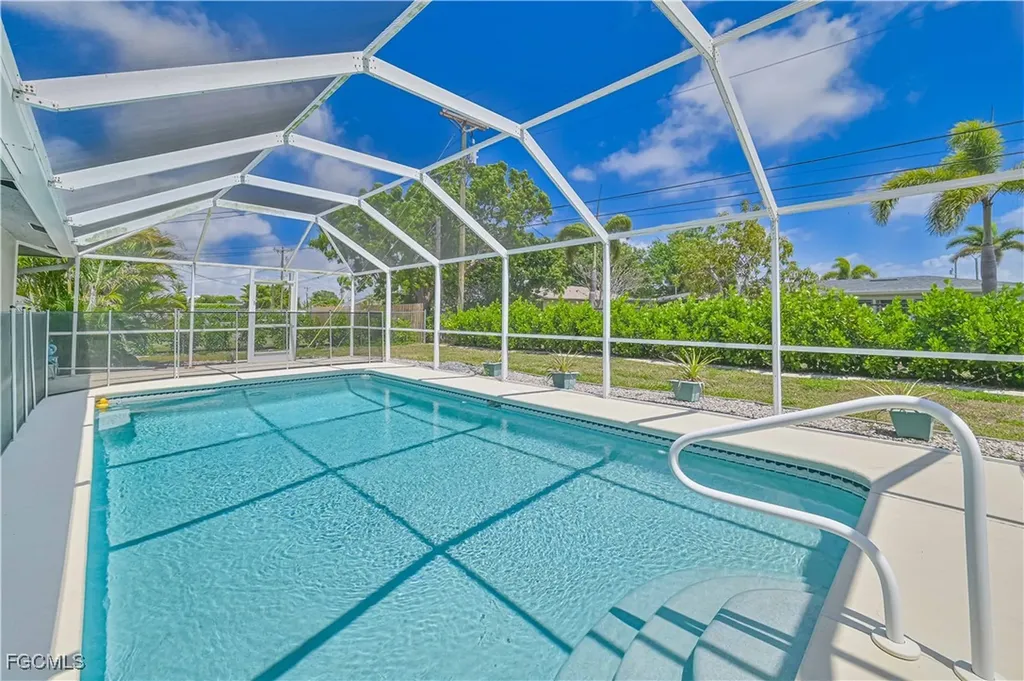 3819 SE 2nd Avenue Cape Coral FL 33904
