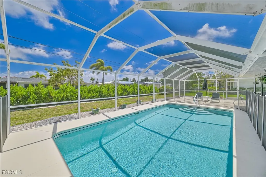 3819 SE 2nd Avenue Cape Coral FL 33904