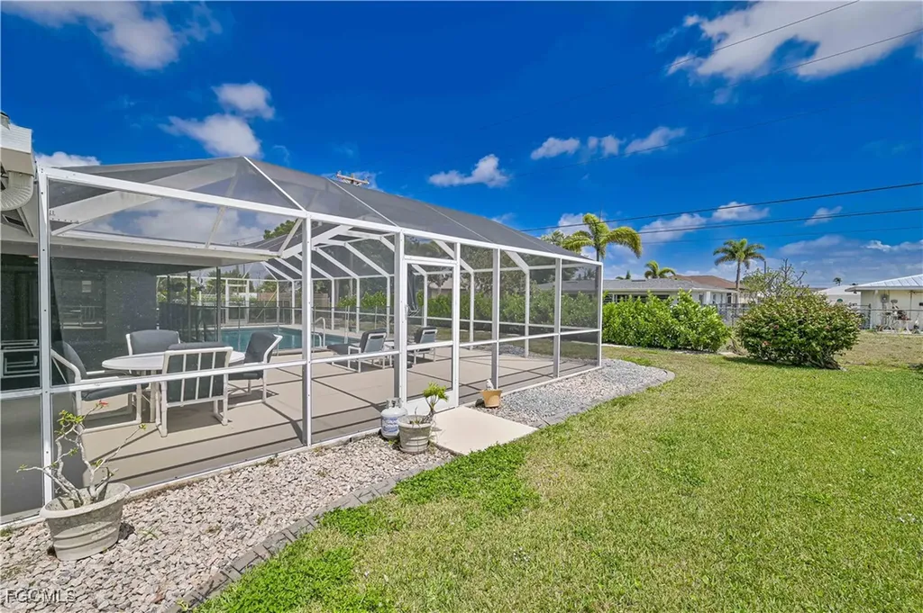 3819 SE 2nd Avenue Cape Coral FL 33904
