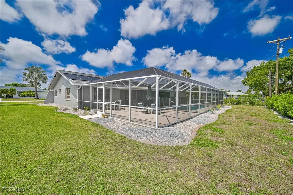 3819 SE 2nd Avenue Cape Coral FL 33904