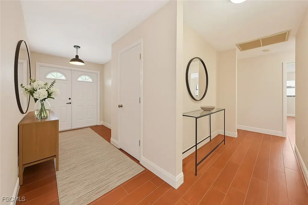 3819 SE 2nd Avenue Cape Coral FL 33904