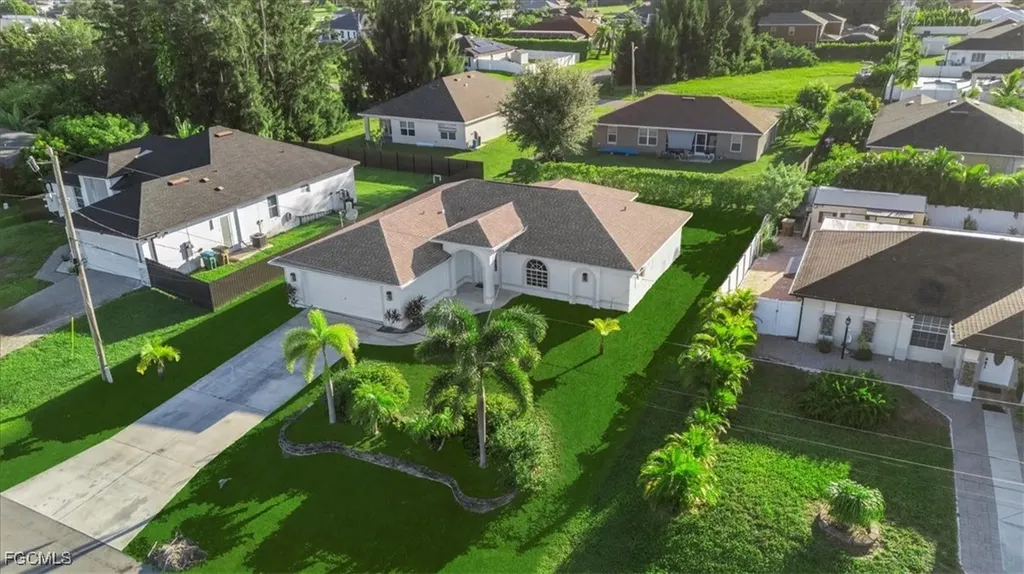 27 SW 19th Court Cape Coral FL 33991