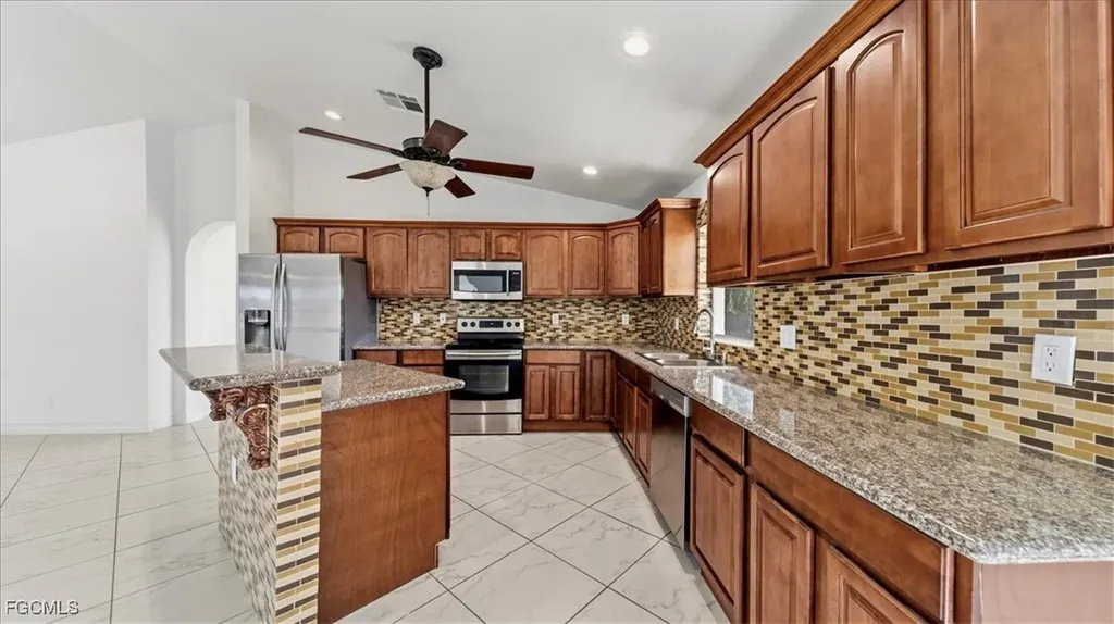 27 SW 19th Court Cape Coral FL 33991