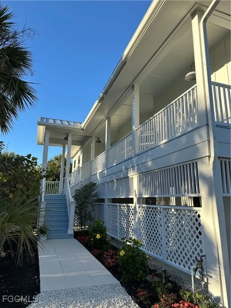 1990 My Tern Court Sanibel FL 33957