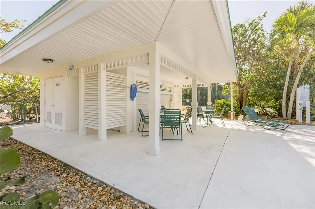 1990 My Tern Court Sanibel FL 33957