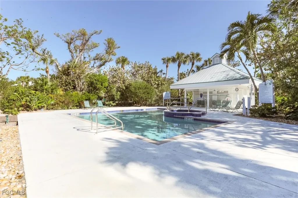 1990 My Tern Court Sanibel FL 33957