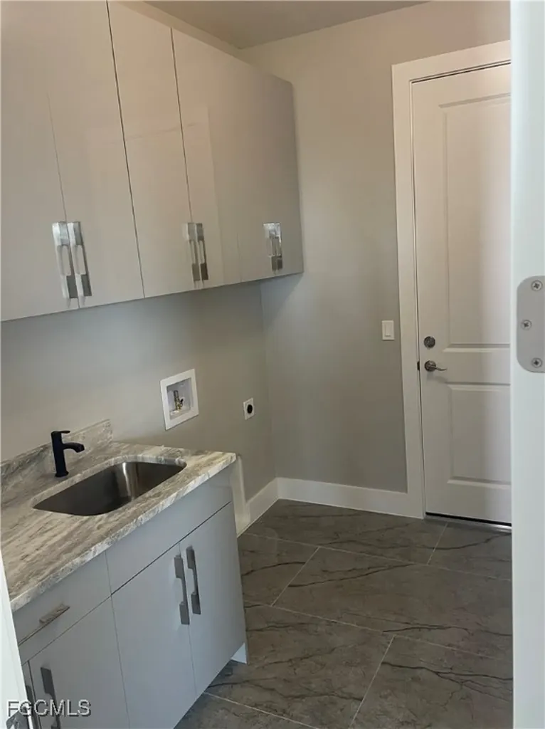 102 SW 36th Place Cape Coral FL 33991