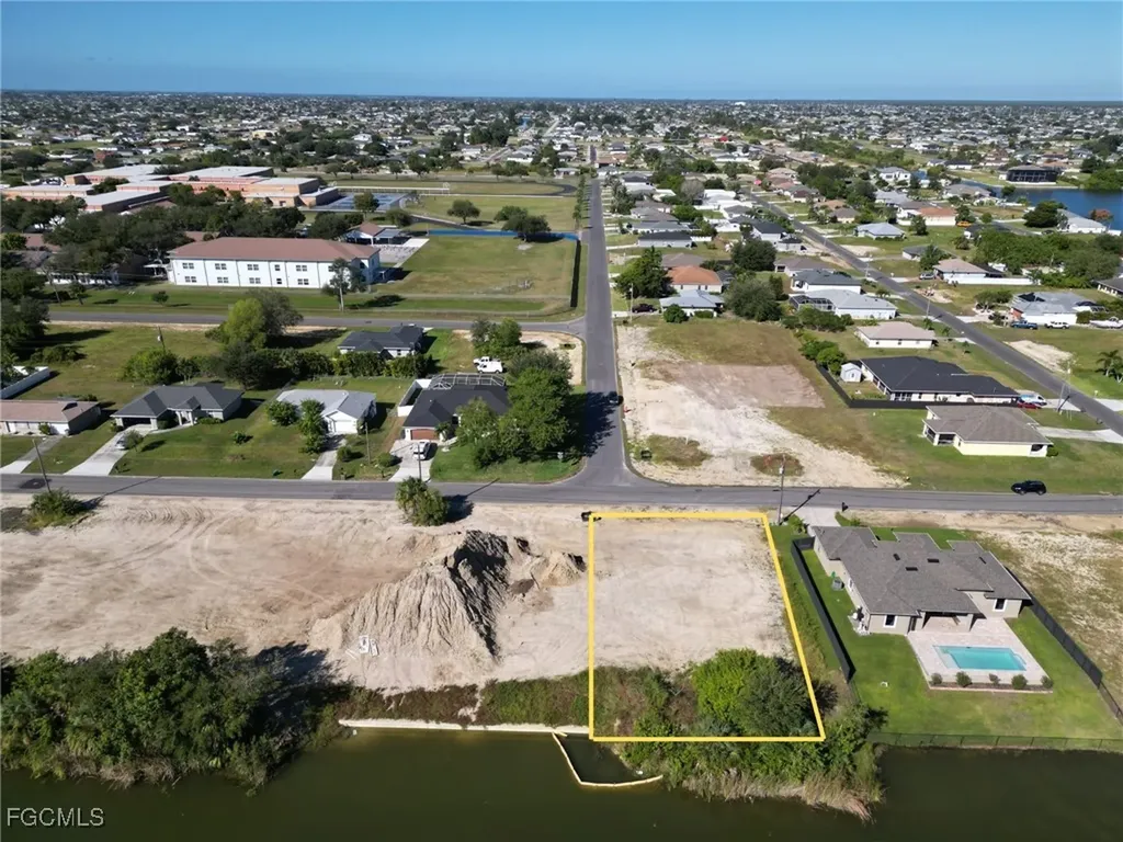 1817 NE 13th Avenue Cape Coral FL 33909