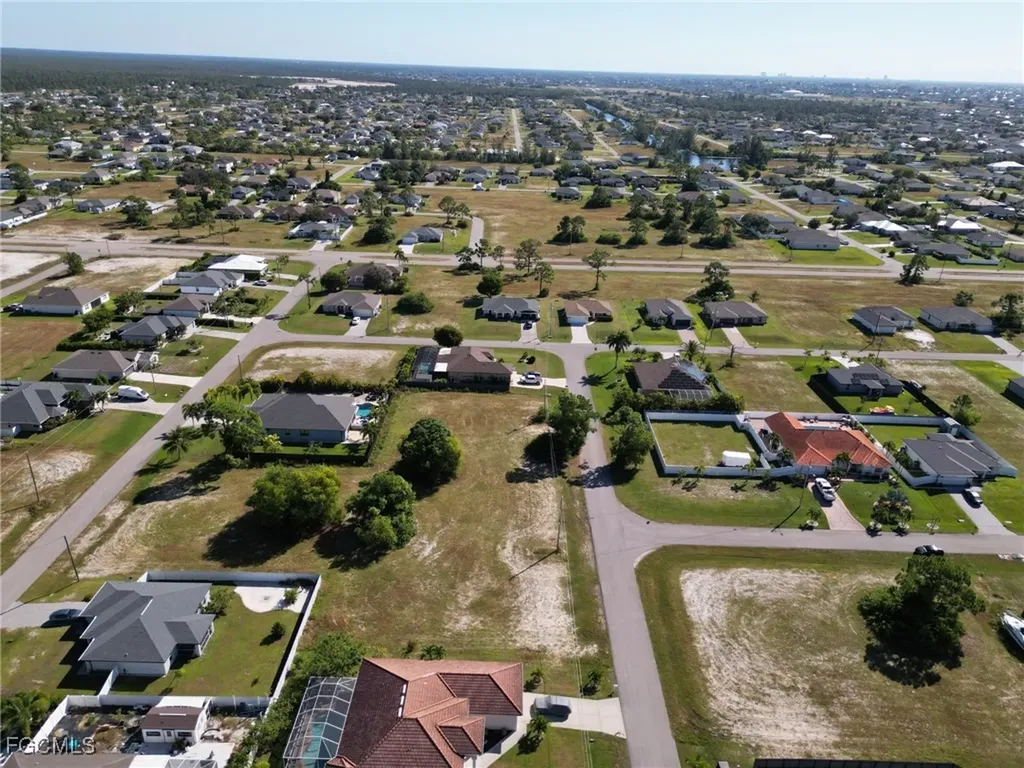 2421 NW 27th Terrace Cape Coral FL 33993