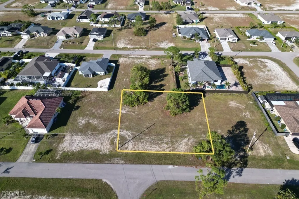 2421 NW 27th Terrace Cape Coral FL 33993