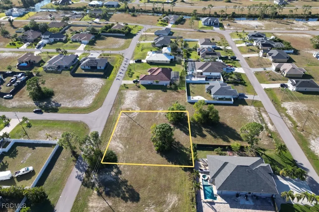 2421 NW 27th Terrace Cape Coral FL 33993