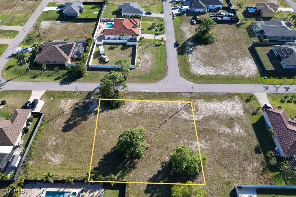 2421 NW 27th Terrace Cape Coral FL 33993