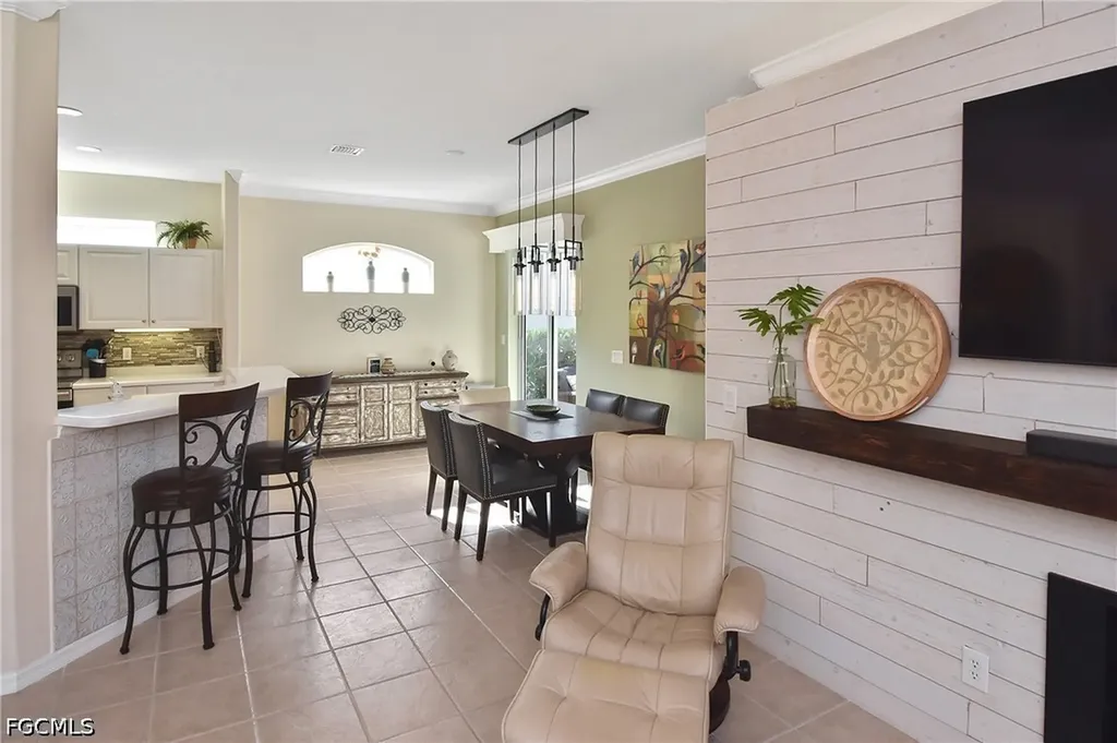 8156 Woodridge Pointe Drive Fort Myers FL 33912