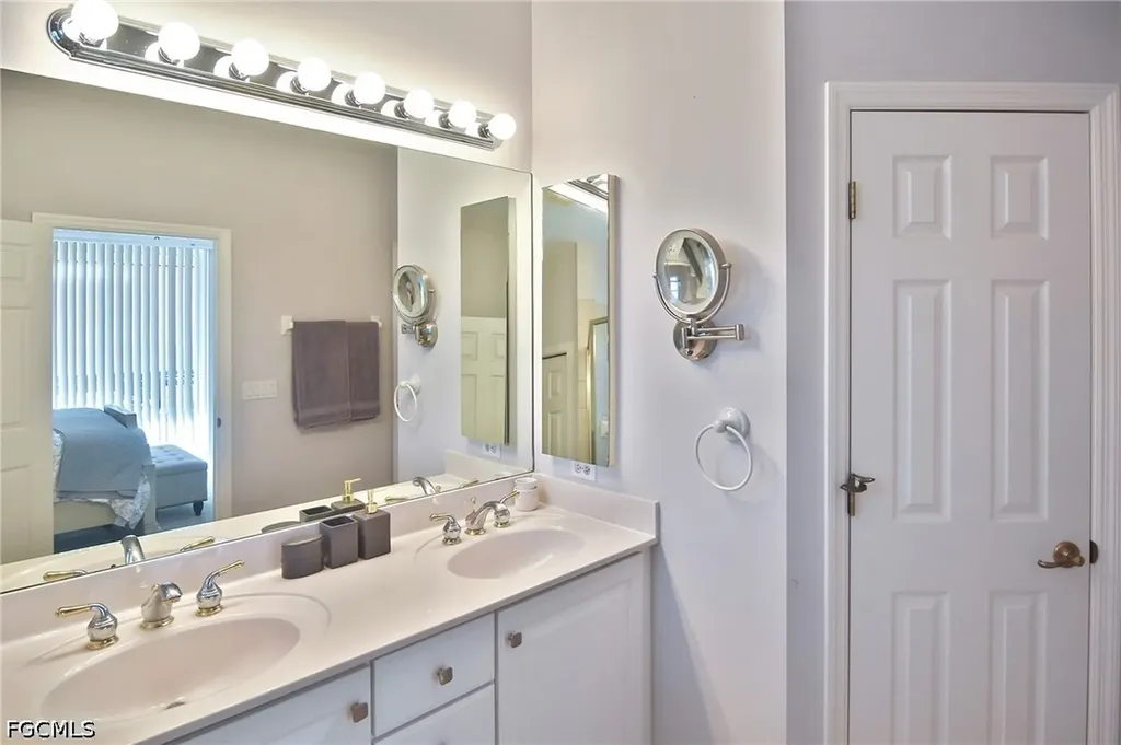 8156 Woodridge Pointe Drive Fort Myers FL 33912