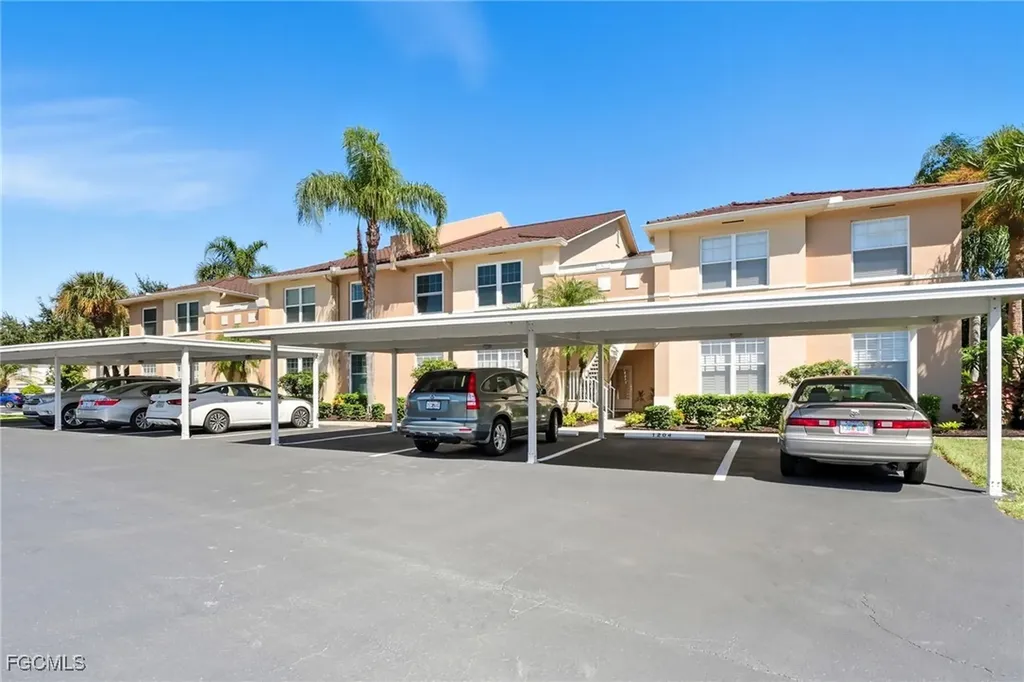 Fort Myers FL, 15021 Bridgeway Lane, Unit 1207