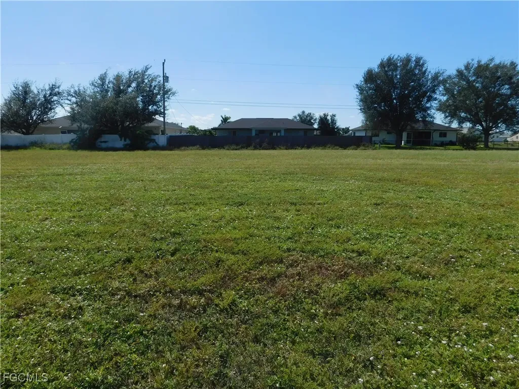 2148 Diplomat Parkway E Cape Coral FL 33909