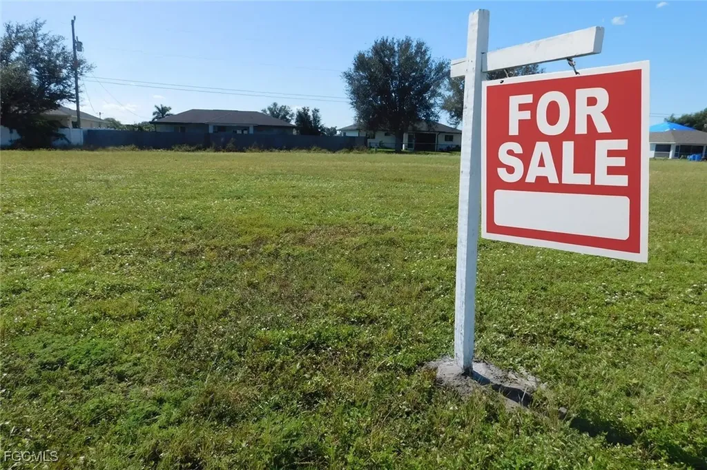 2148 Diplomat Parkway E Cape Coral FL 33909