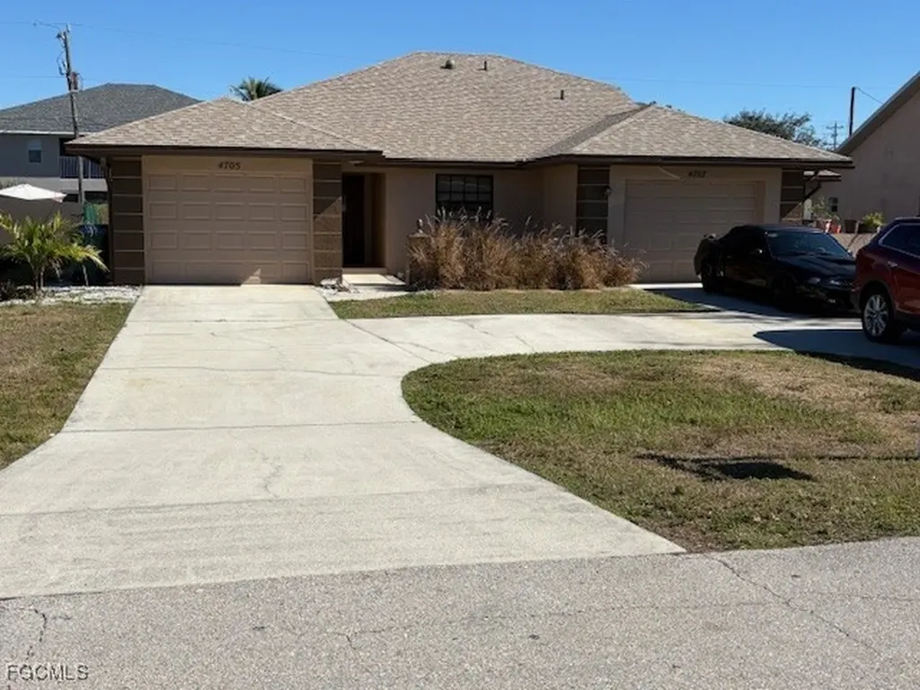 4707 SW 8th Place Cape Coral FL 33914