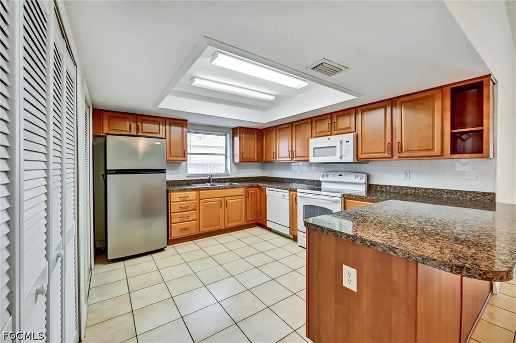 4707 SW 8th Place Cape Coral FL 33914