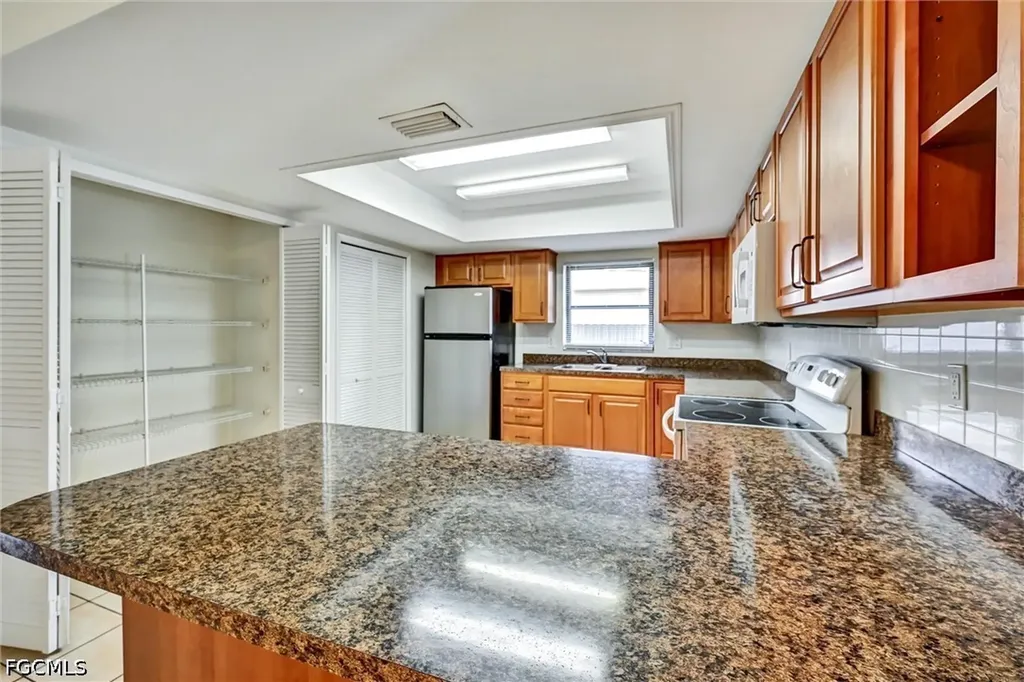 4707 SW 8th Place Cape Coral FL 33914