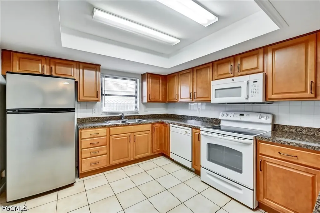 4707 SW 8th Place Cape Coral FL 33914
