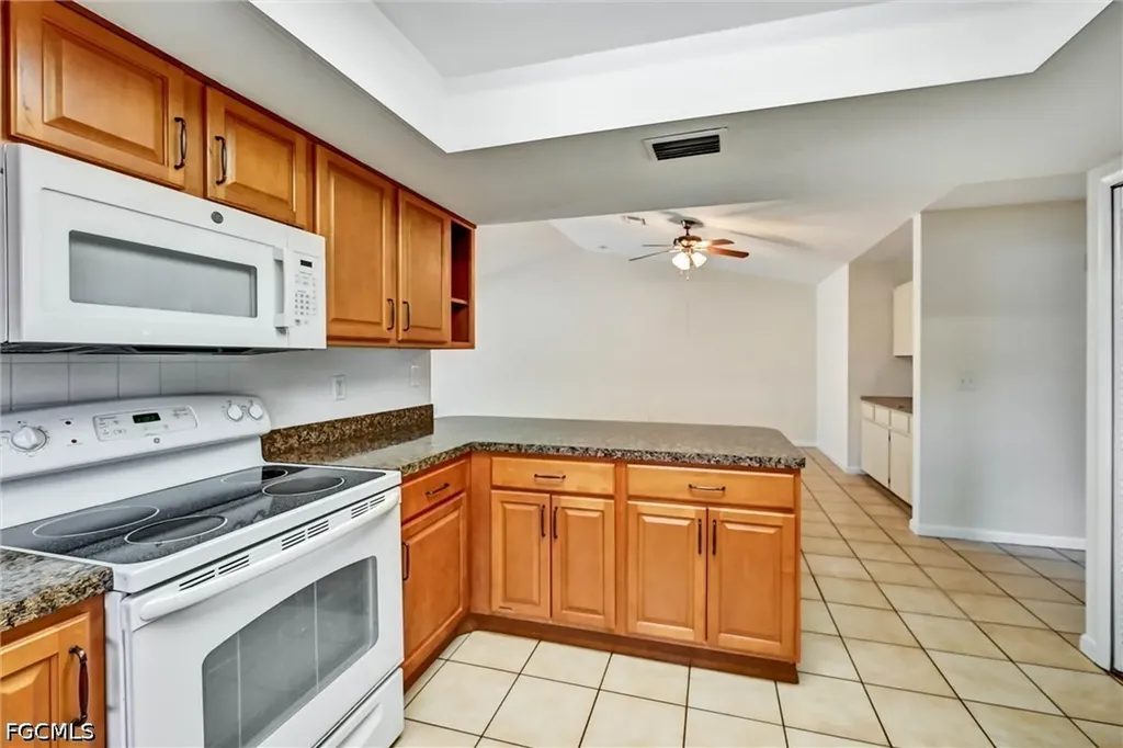 4707 SW 8th Place Cape Coral FL 33914