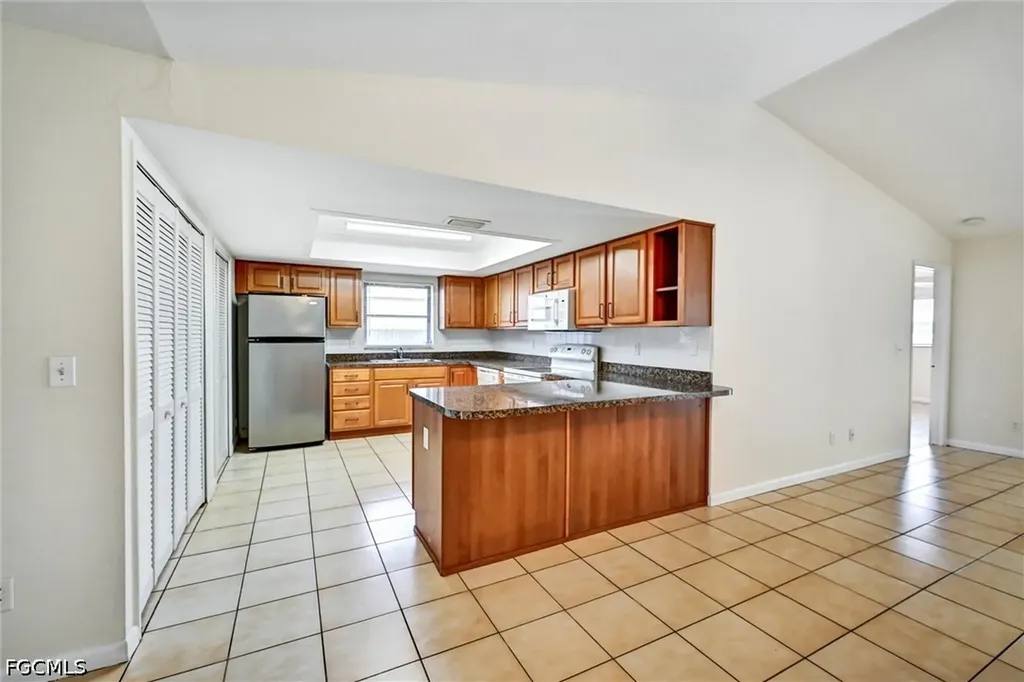 4707 SW 8th Place Cape Coral FL 33914