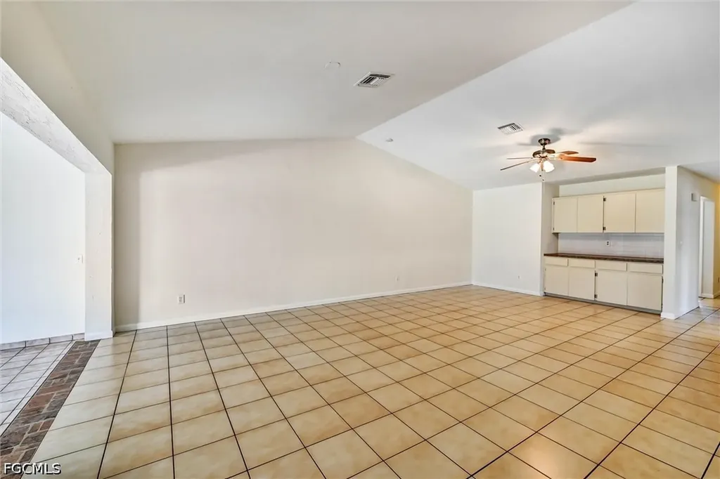 4707 SW 8th Place Cape Coral FL 33914