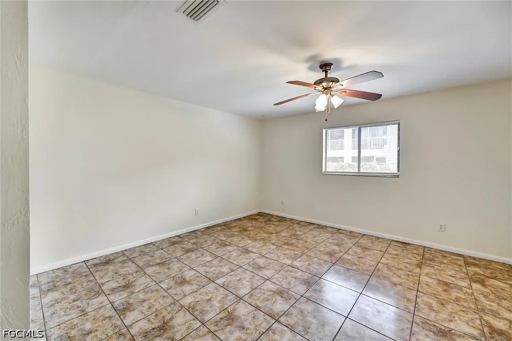 4707 SW 8th Place Cape Coral FL 33914