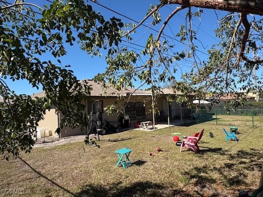4707 SW 8th Place Cape Coral FL 33914