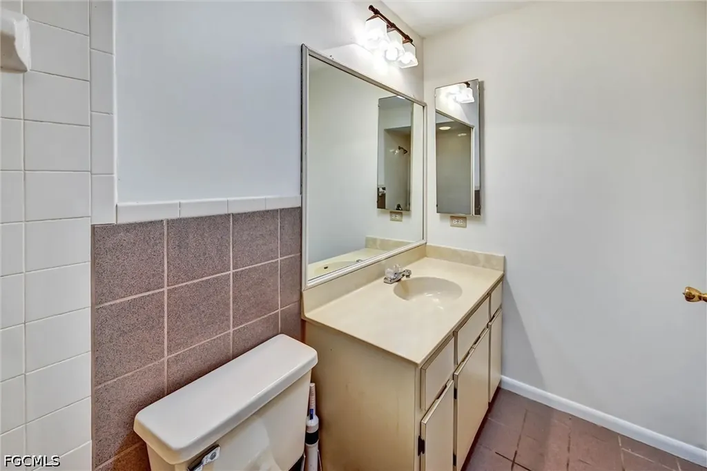 4707 SW 8th Place Cape Coral FL 33914