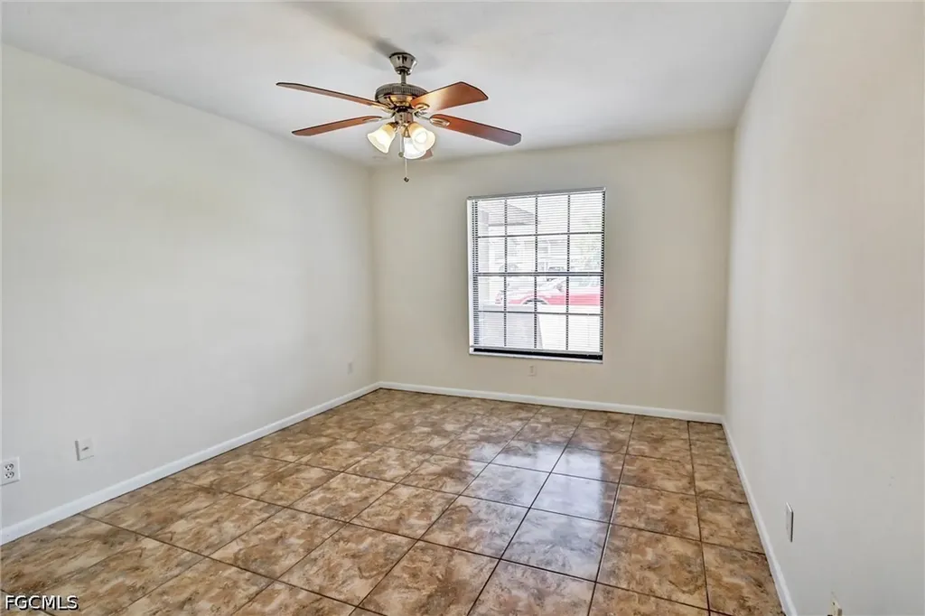 4707 SW 8th Place Cape Coral FL 33914