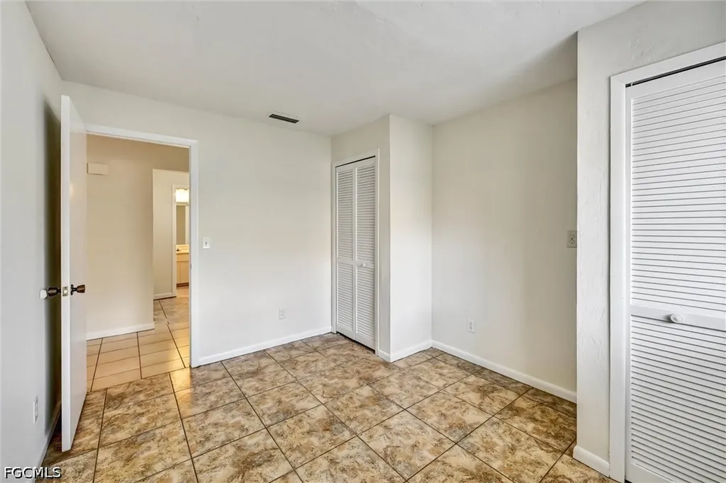 4707 SW 8th Place Cape Coral FL 33914