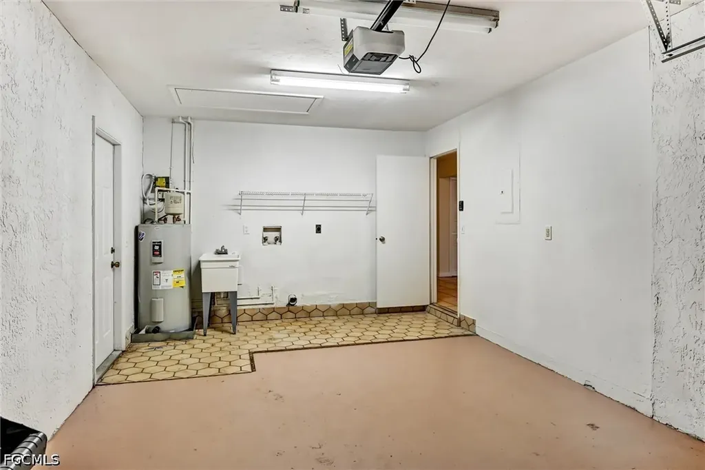 4707 SW 8th Place Cape Coral FL 33914