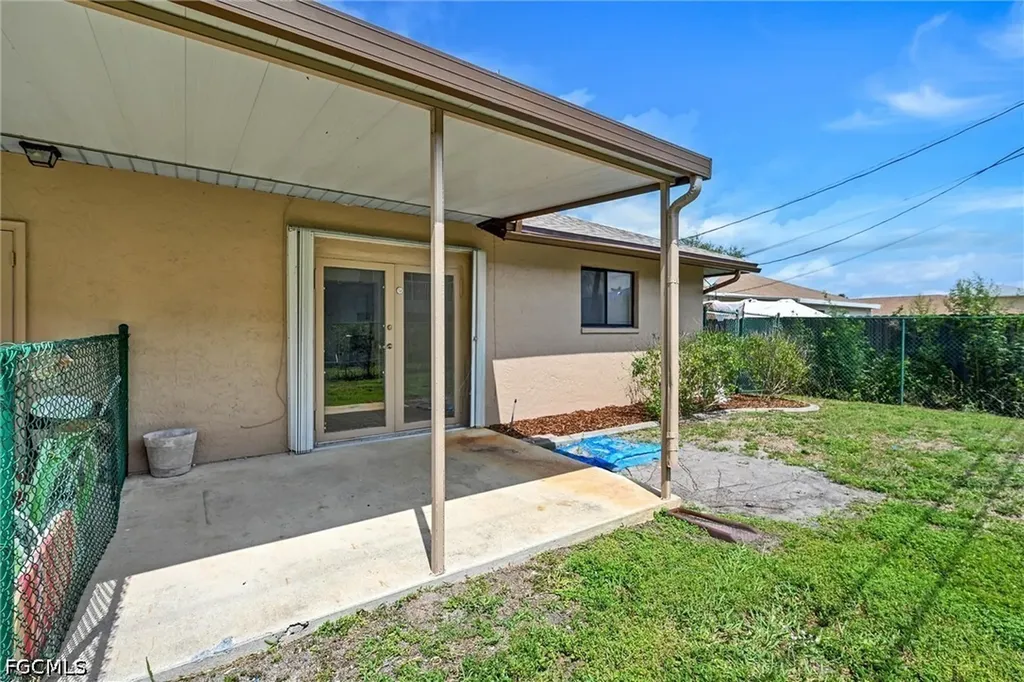 4707 SW 8th Place Cape Coral FL 33914