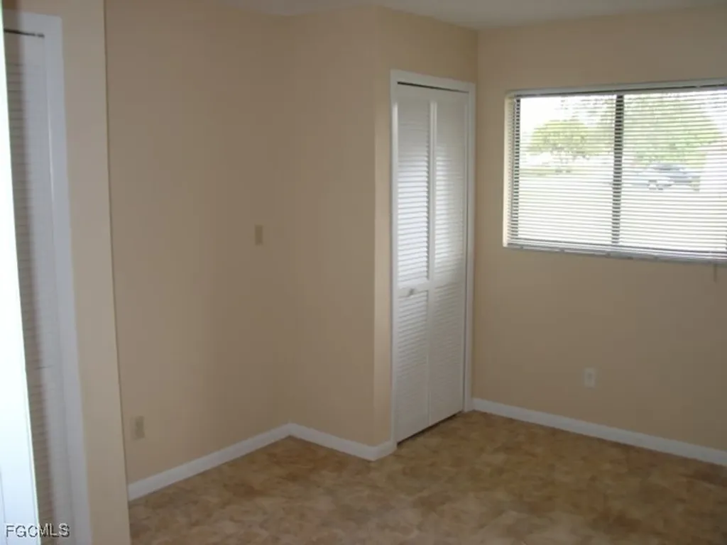 4707 SW 8th Place Cape Coral FL 33914