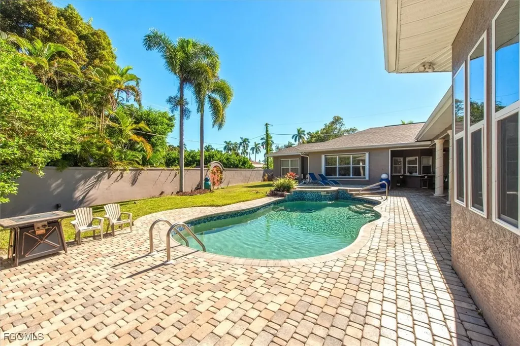 729 Dean Way Fort Myers FL 33919