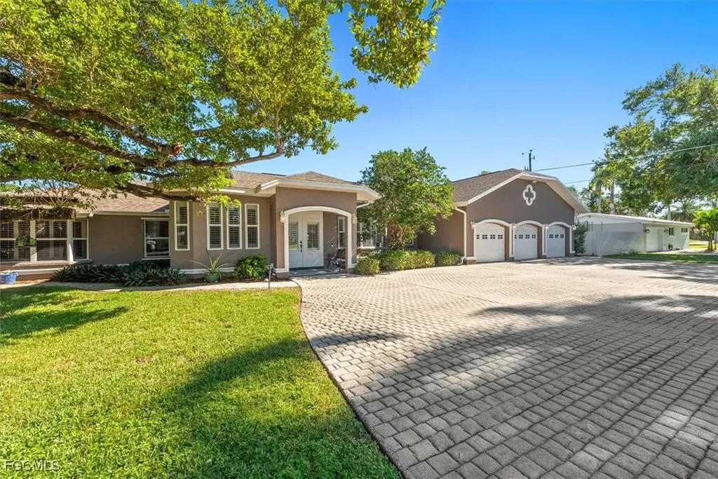 729 Dean Way Fort Myers FL 33919