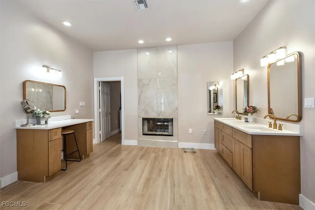 729 Dean Way Fort Myers FL 33919