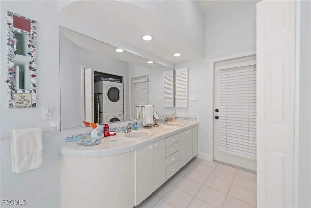 729 Dean Way Fort Myers FL 33919