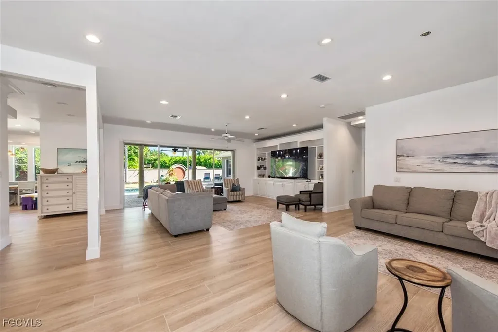 729 Dean Way Fort Myers FL 33919