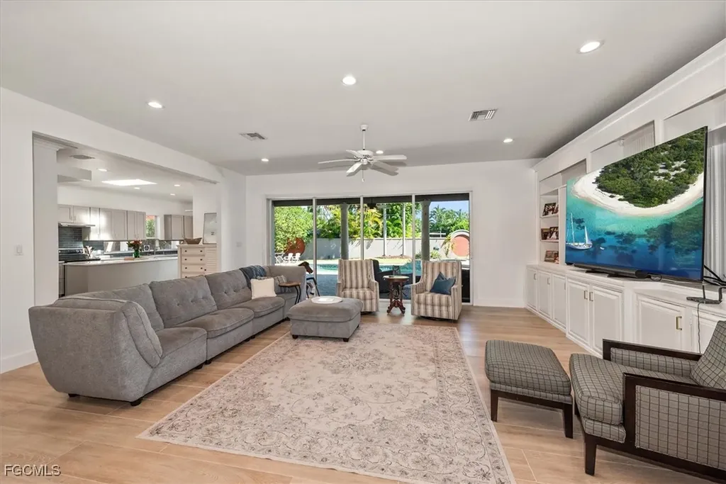 729 Dean Way Fort Myers FL 33919