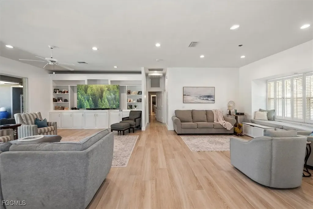 729 Dean Way Fort Myers FL 33919