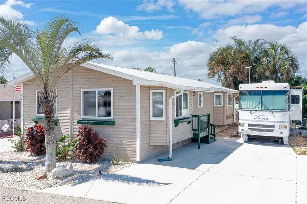 4828 Flamingo Drive St. James City FL 33956